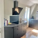 And Beautiful Sleeps 6 - 3 Bedrooms- Apartament
