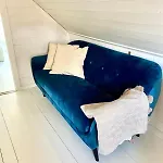 And Beautiful Sleeps 6 - 3 Bedrooms-