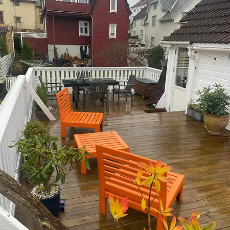 Daire And Beautiful Sleeps 6 - 3 Bedrooms- *