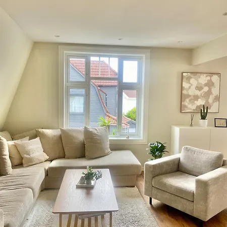 And Beautiful Sleeps 6 - 3 Bedrooms- * 斯塔万格