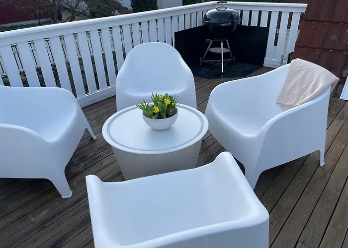 And Beautiful Sleeps 6 - 3 Bedrooms- Lägenhet *