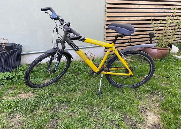 And Beautiful Sleeps 6 - 3 Bedrooms- *