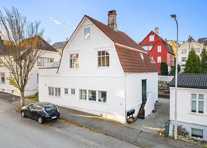 Lägenhet And Beautiful Sleeps 6 - 3 Bedrooms- *