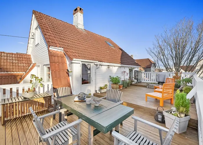 Lägenhet And Beautiful Sleeps 6 - 3 Bedrooms-