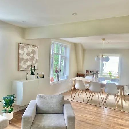 Apartamento And Beautiful Sleeps 6 - 3 Bedrooms-